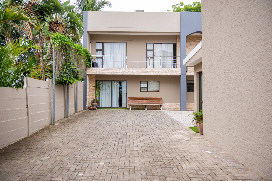 9 Bedroom Property for Sale in Nahoon Beach Eastern Cape